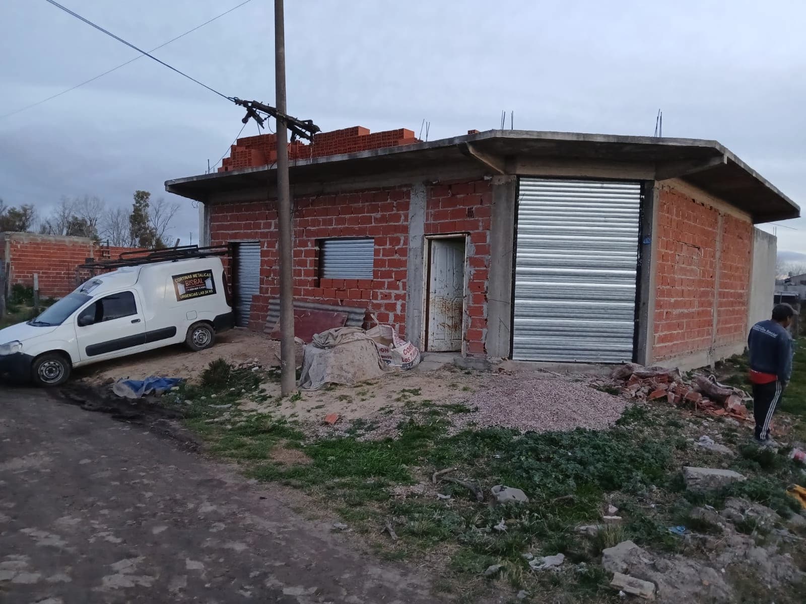 Mini vista previa de cortina metalica ya instalada