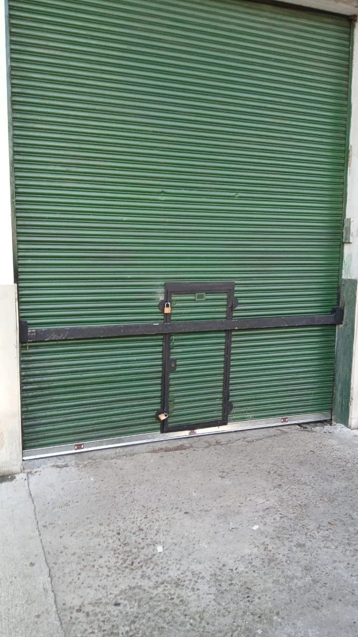 Mini vista previa de cortina metalica ya instalada